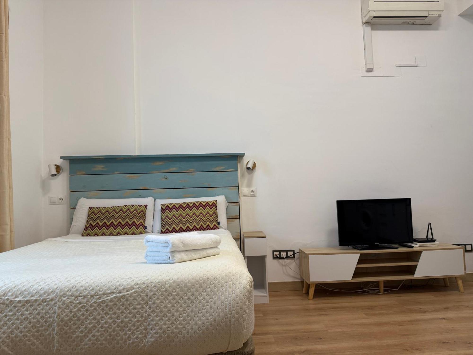 Lovely In The Heart Of Free Swimming Pool Apartament